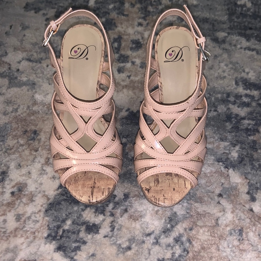 Delicious platform wedges - size 6